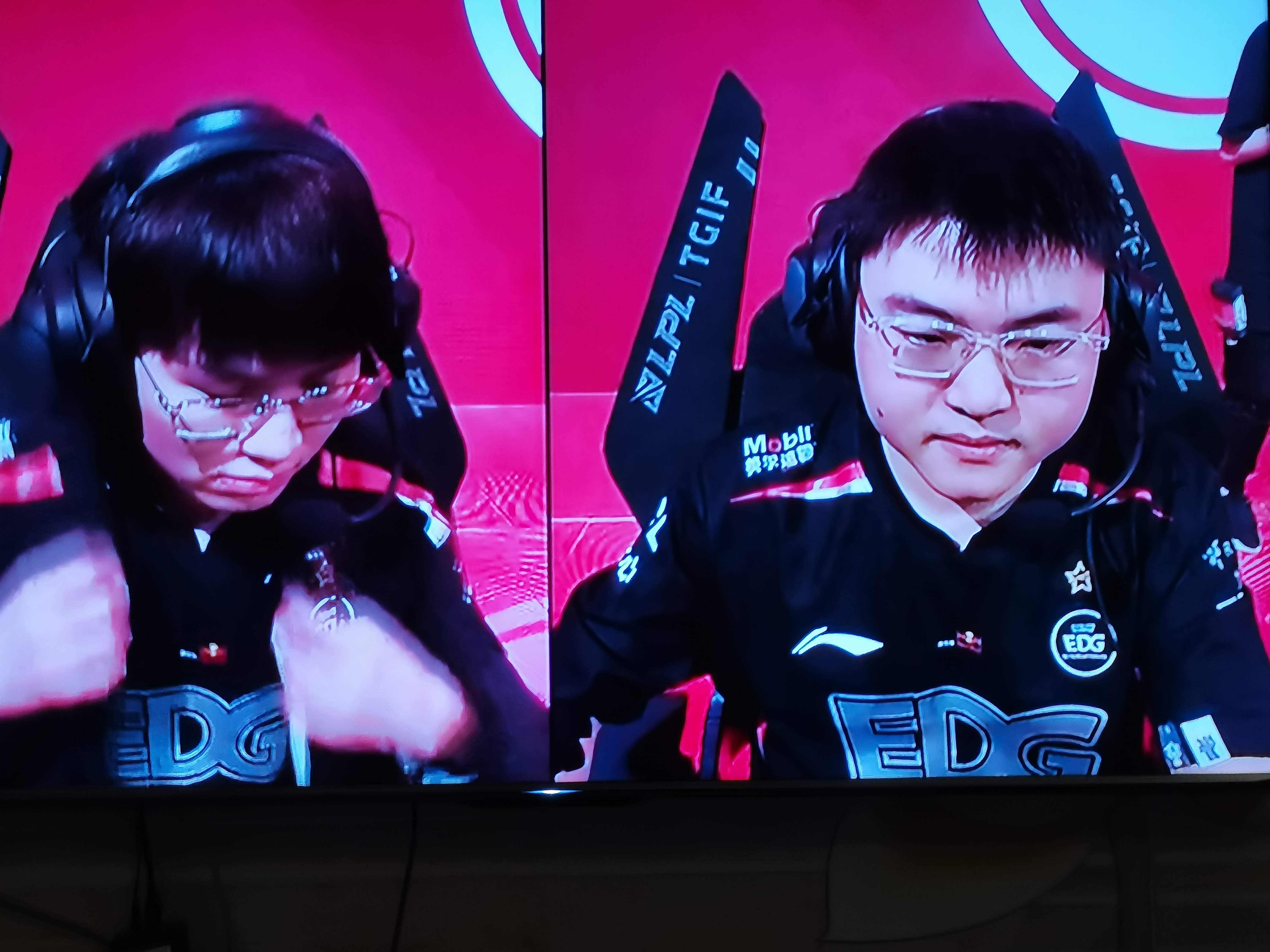 爱游戏-包含Scout在RNG比赛中大胜，惊险取胜引发热议！的词条