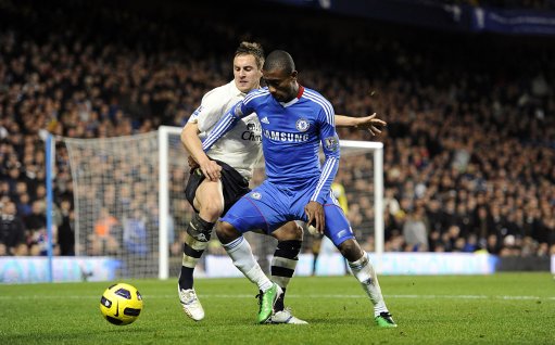 爱游戏-包含德罗巴在日本队比赛中突破纪录，关键助攻引发热议！的词条