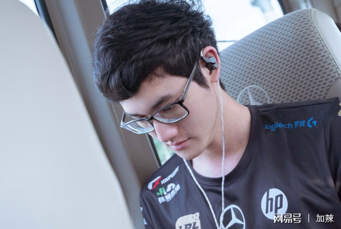 AYX-包含Karsa回归赛场，问鼎冠军首场状态亮眼，DWG观众沸腾！的词条